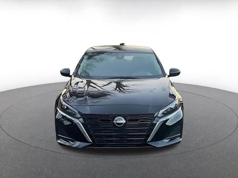 Used 2025 Nissan Altima 2.5 SV image 4