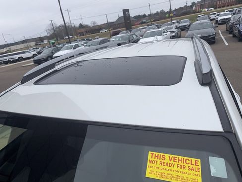 Used 2017 Toyota RAV4 Limited image 26