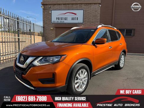 Used 2020 Nissan Rogue SV FWD image 1