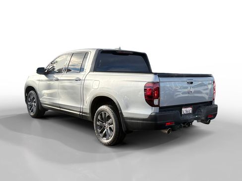 Used 2023 Honda Ridgeline Sport image 3