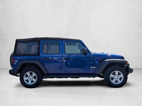 Used 2018 Jeep Wrangler Unlimited Sport S image 4