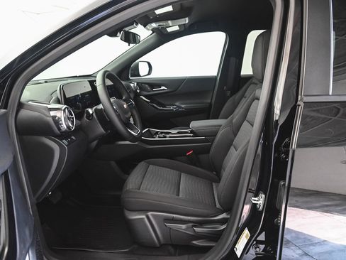 Used 2026 Chevrolet Equinox LT image 29