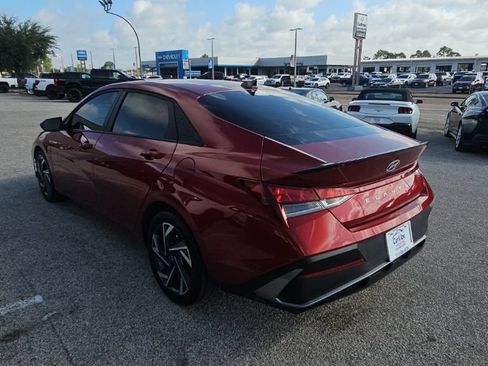 Used 2025 Hyundai Elantra Sport w/ Cargo Package FWD image 5