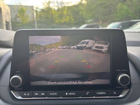Used 2025 Nissan Rogue SV AWD/4WD image 25