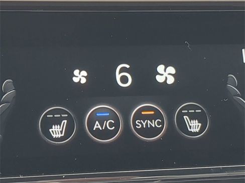 Certified 2025 Genesis G70 2.5T image 20