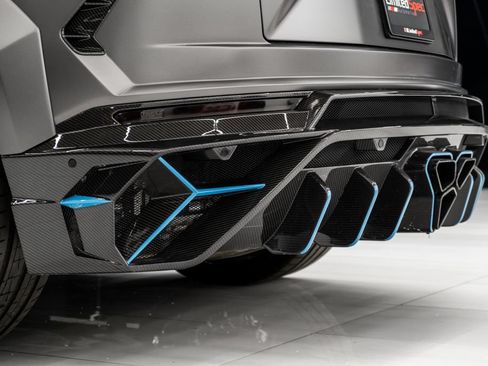 Used 2023 Lamborghini Urus Performante AWD/4WD image 41
