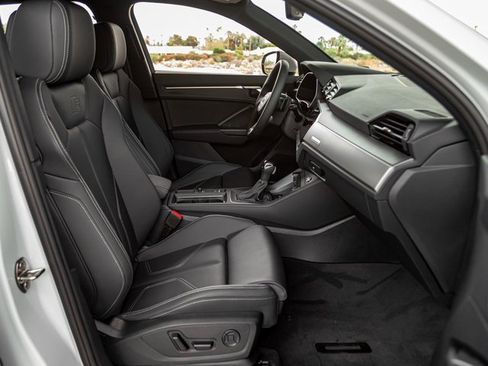 New 2025 Audi Q3 2.0T Premium image 26