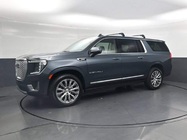 Used 2021 GMC Yukon XL Denali w/ Denali Premium Package AWD/4WD image 10