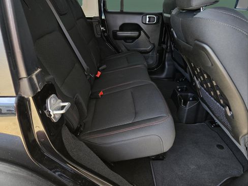 Used 2019 Jeep Wrangler Unlimited Rubicon AWD/4WD image 30