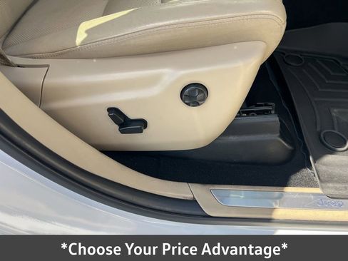 Used 2020 Jeep Grand Cherokee Limited w/ Luxury Group II image 27