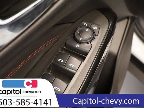 Used 2024 Chevrolet Trax RS w/ Sunroof Package FWD image 11