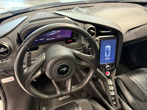 Used 2019 McLaren 720S RWD image 17
