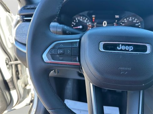 Used 2024 Jeep Compass Latitude image 21