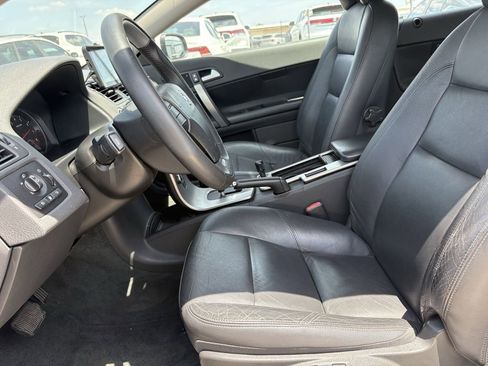Used 2010 Volvo C70 T5 FWD image 12