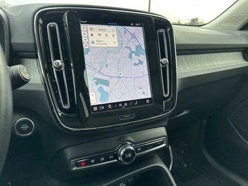 Certified 2025 Volvo XC40 B5 Core image 22