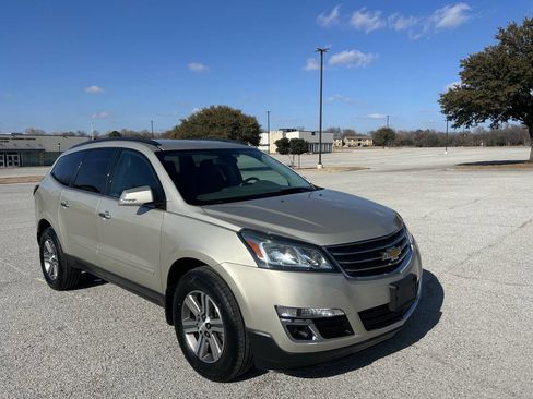 Used 2016 Chevrolet Traverse LT image 9