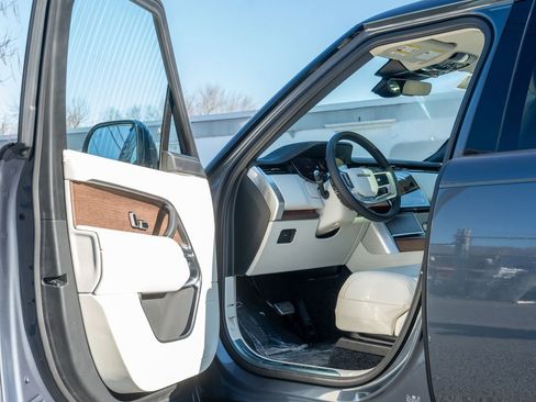 New 2026 Land Rover Range Rover SE image 10