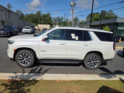Used 2024 Chevrolet Tahoe LT w/ Luxury Package AWD/4WD image 2