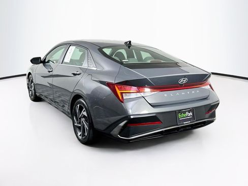 Used 2025 Hyundai Elantra SEL FWD image 5