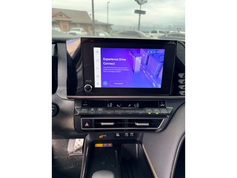Used 2025 Toyota Camry SE FWD image 13