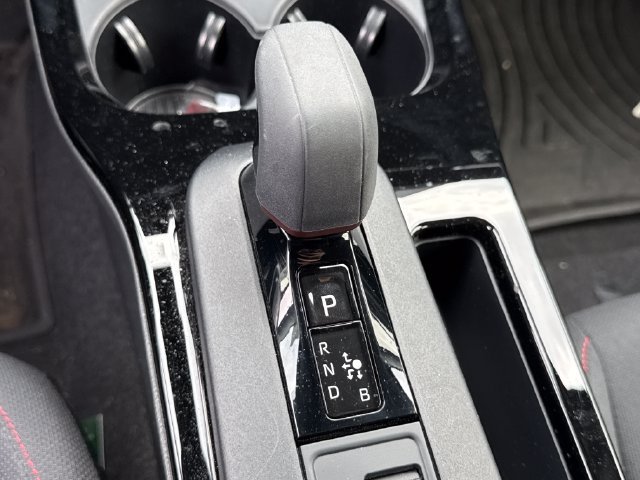Used 2026 Toyota Prius Plug-In Hybrid FWD image 32