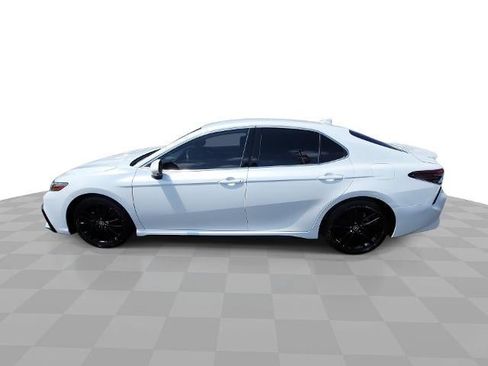 Used 2022 Toyota Camry XSE FWD image 1