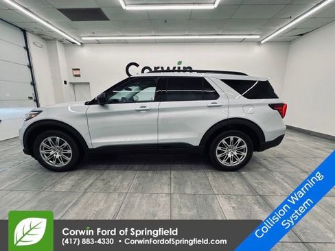 New 2026 Ford Explorer Active w/ Active Comfort Package image 2