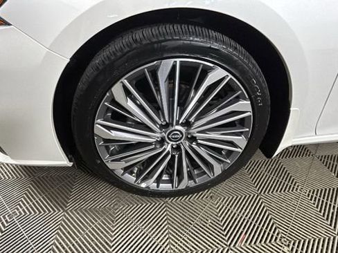 Certified 2025 Nissan Altima 2.5 SL FWD image 10