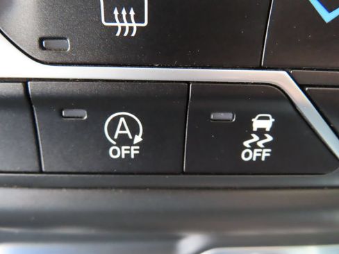 Certified 2018 Jeep Wrangler Unlimited Sahara AWD/4WD image 7