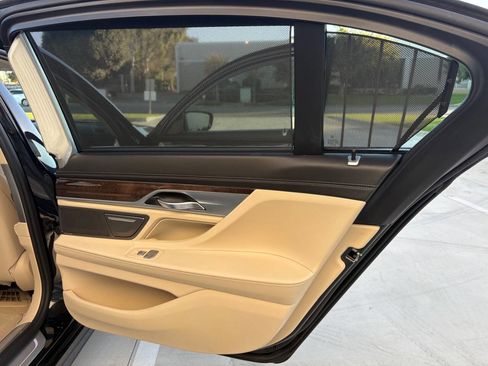 Used 2017 BMW 740i image 20