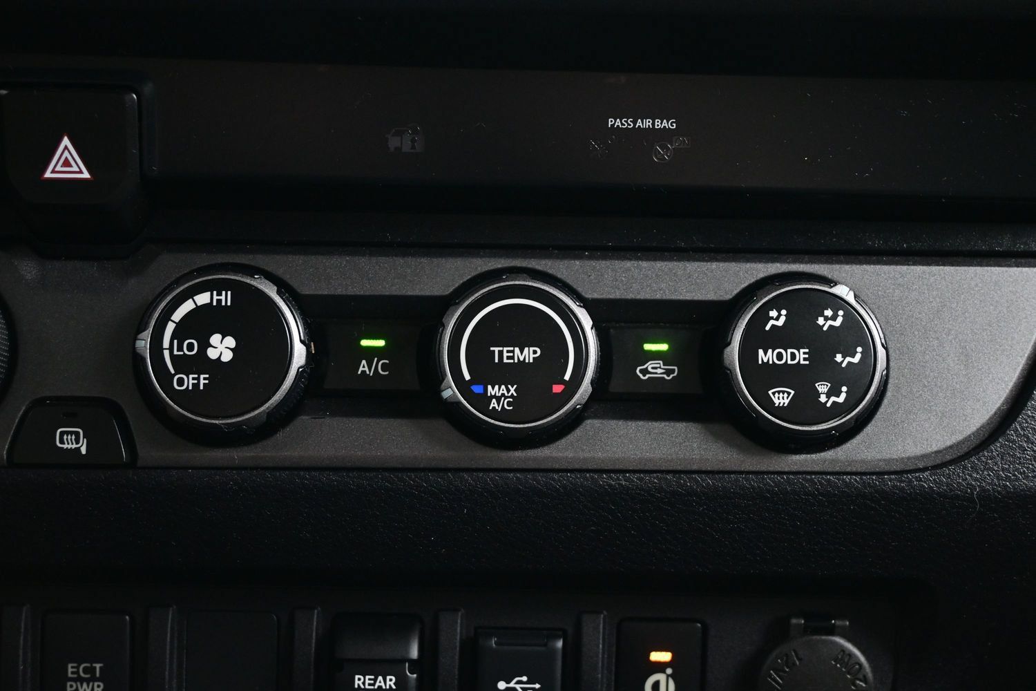 Used 2020 Toyota Tacoma TRD Off-Road AWD/4WD image 20