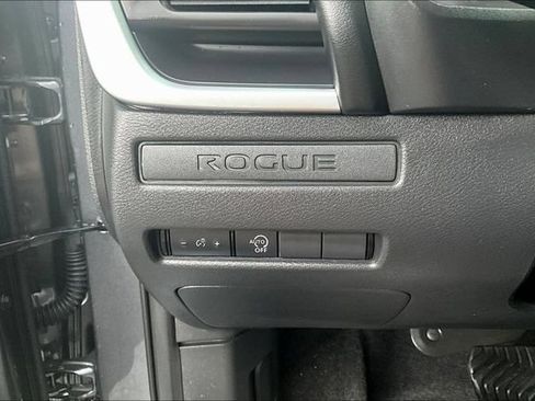 Used 2026 Nissan Rogue S FWD image 15