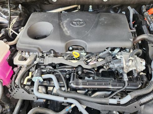 Used 2024 Toyota RAV4 SE w/ Convenience Package AWD/4WD image 30