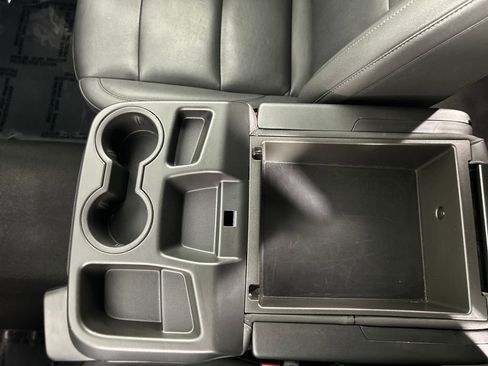 Used 2025 GMC Sierra 1500 SLT image 17