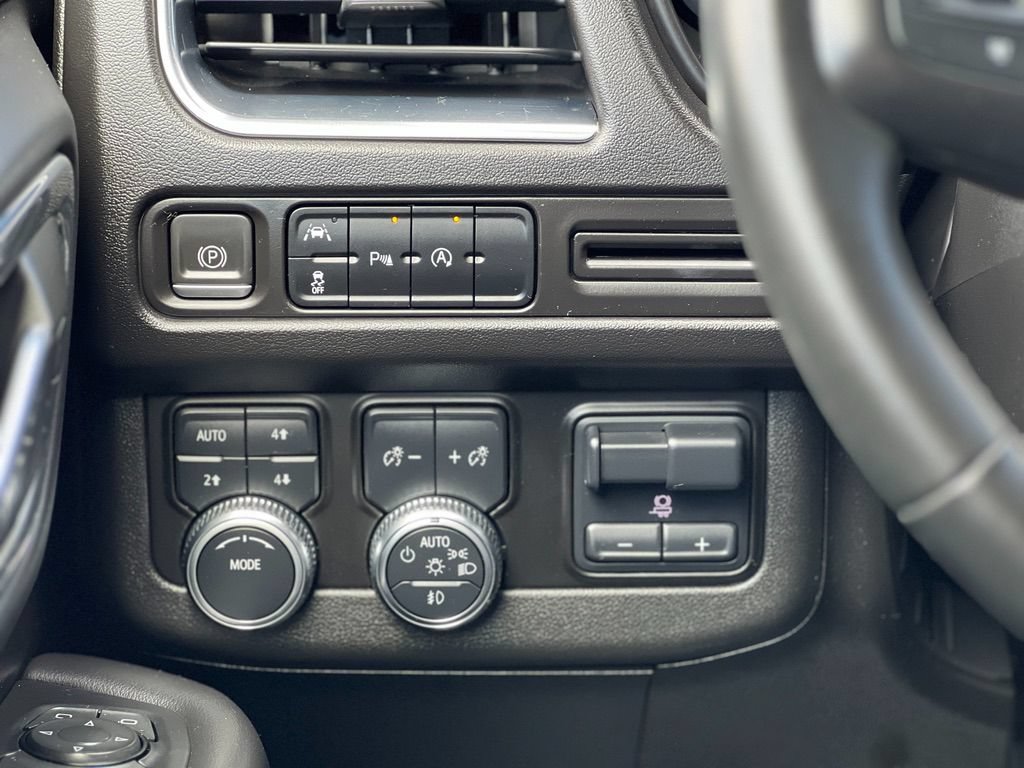 Used 2023 GMC Yukon SLT w/ Max Trailering Package AWD/4WD image 14