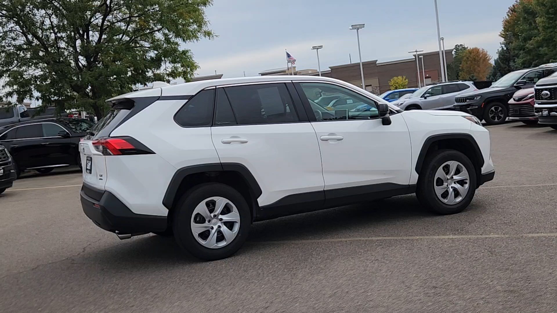 Used 2025 Toyota RAV4 LE AWD/4WD image 14