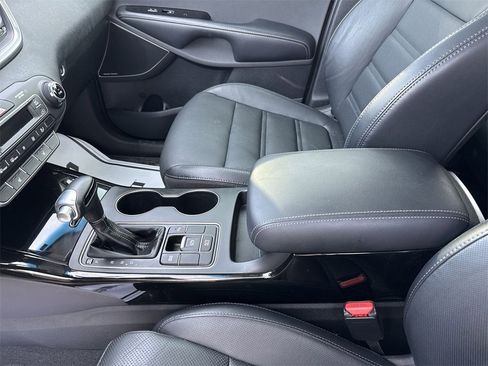 Used 2019 Kia Sorento SX image 23