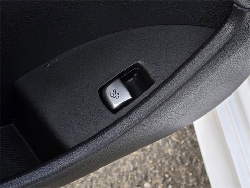 Used 2022 Mercedes-Benz E 450 4MATIC Cabriolet image 15