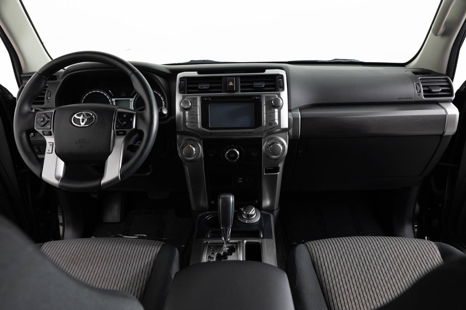 Used 2019 Toyota 4Runner SR5 AWD/4WD image 33