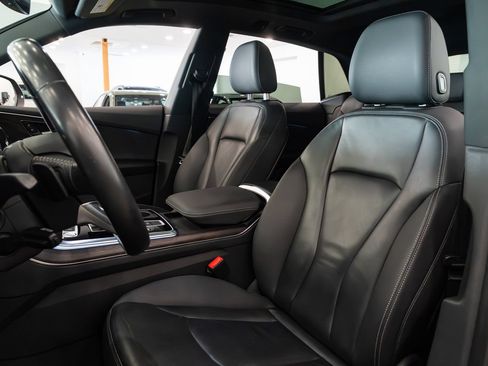 Used 2019 Audi Q8 Premium w/ Convenience Package AWD/4WD image 17