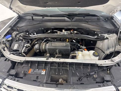 Used 2024 Ford Explorer Limited image 35