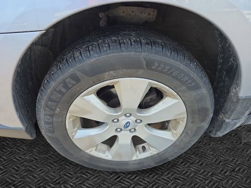 Used 2012 Subaru Outback 2.5i Limited image 11