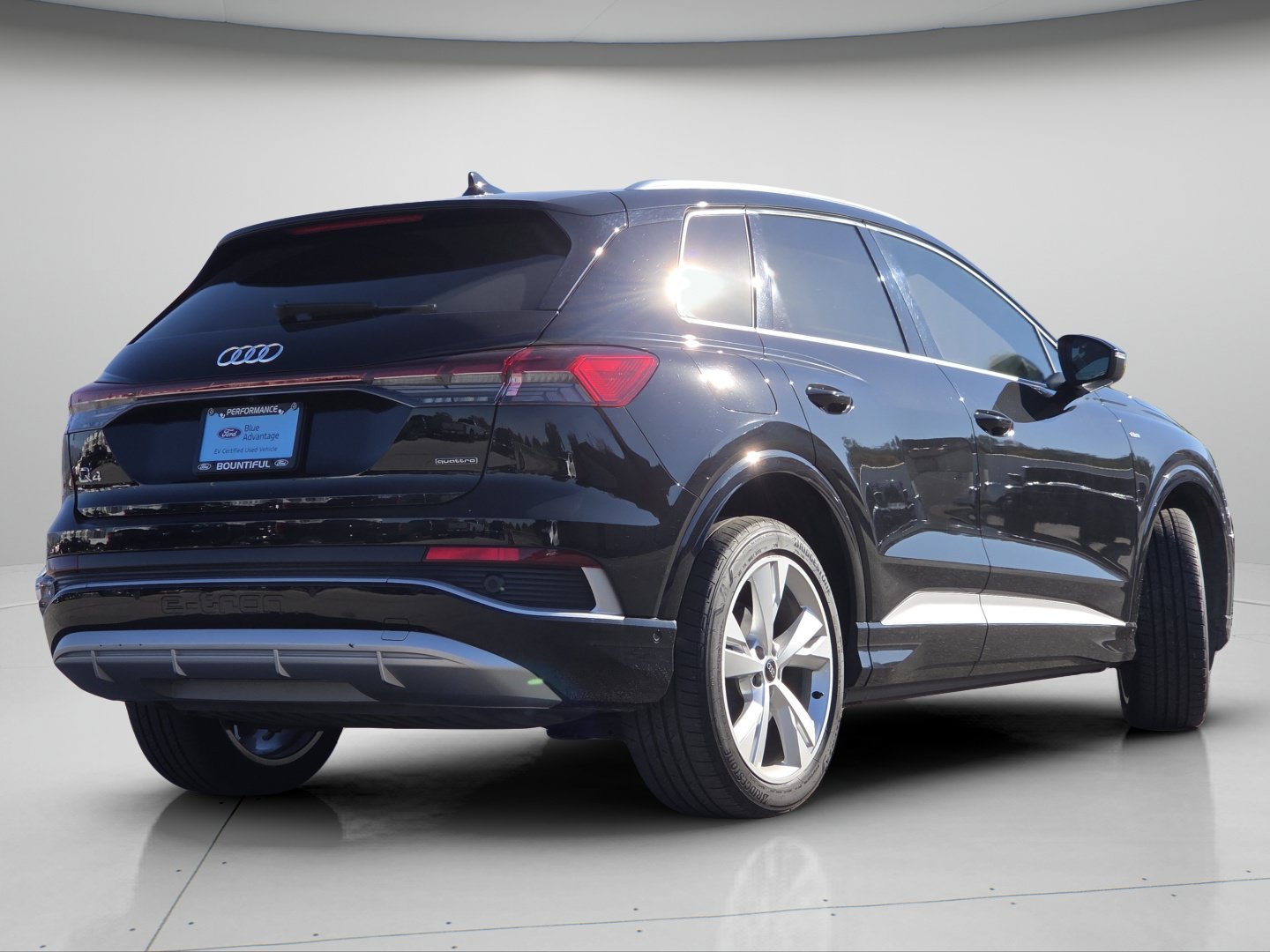 Used 2023 Audi Q4 e-tron Prestige w/ 20" Wheel Package AWD/4WD image 23
