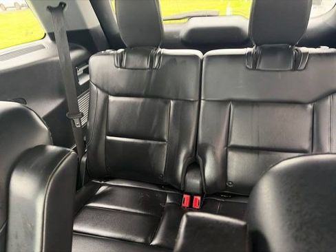 Used 2021 Ford Explorer XLT w/ Equipment Group 202A AWD/4WD image 34