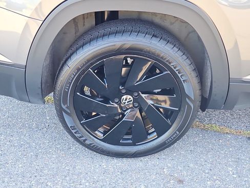 Certified 2024 Volkswagen Atlas SE AWD/4WD image 9