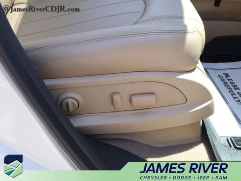 Used 2012 GMC Acadia Denali AWD/4WD image 10