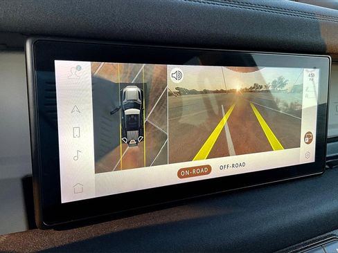 Used 2020 Land Rover Defender 110 SE image 14