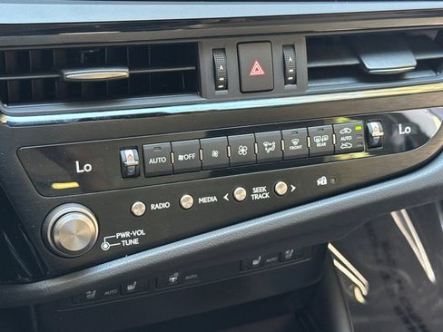 Used 2023 Lexus ES 300h w/ Premium Package FWD image 20