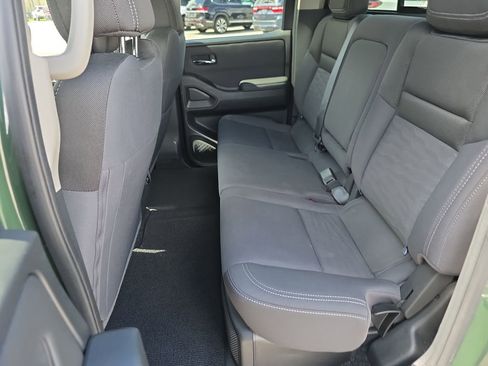 Used 2024 Nissan Frontier SV w/ SV Convenience Package RWD image 31