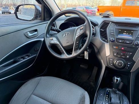 Used 2016 Hyundai Santa Fe SE image 14